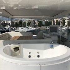 81935-3588701 14 80-2012-Sunseeker-Yacht-23