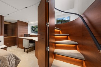 Princess S72 (S72515) 28 Master stateroom