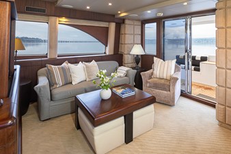 SEA SPUR 8 Salon