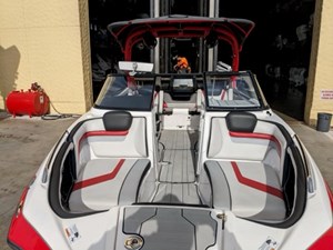 - 8 8_2020 24ft Yamaha 242X