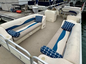 02 Bennington 257L Pontoon NLSQ 5 
