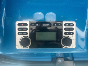 2009 Everglades 290 Center Console 17 18