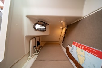 2019 Pursuit DC 325 Dual Console 41 