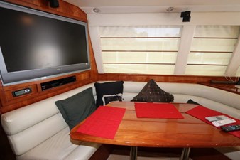 - 8 58-2004-Riviera-Enclosed-Flybridge-08