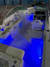 2014 Robalo R227 Dual Console 11 