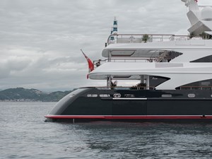 RHINO 99 100. Rhino exterior