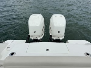 2020 Boston Whaler 330 Outrage 20 
