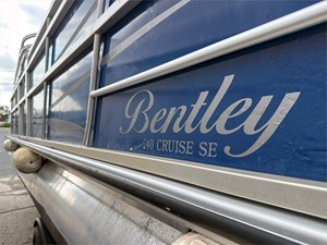 24' Bentley 2017 Encore 240 Cruise SE 6 
