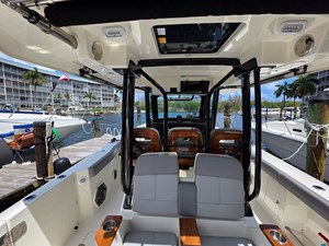 2023 Boston Whaler 360 Outrage 15 