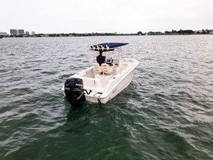 2015 Boston Whaler 220 Outrage 7 