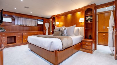 SILVER SEAS 19 