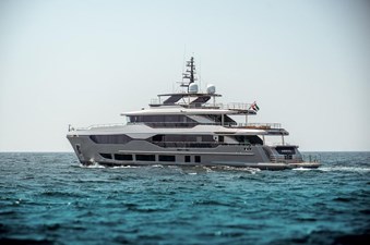 120' Majesty 2025 4 