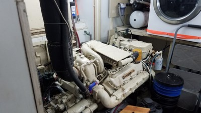 His and Hers 33 34__1988 53ft Defever 53 POC HIS AND HERS