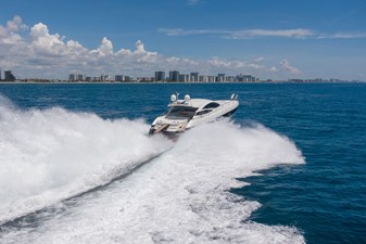 Veronique 5 2005 PERSHING 50 - Stern Running