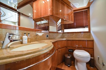 FERRETTI 881 26 