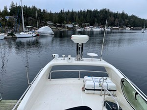 Pendara 7 Flybridge looking aft, liferaft