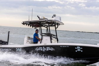 28' Caymas 281HB Center Console 30 