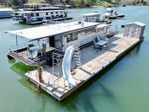 77 Sumerset 14 x 58 Aluminum Hull with Catwalks 1 