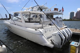 - 4 5_2019 47ft Intrepid 475 Sport Yacht