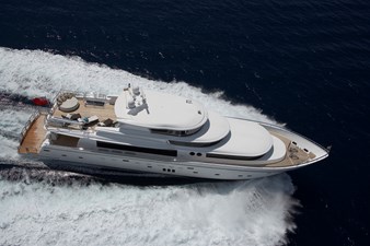 JOHNSON 110 FLYBRIDGE  20 At Sea