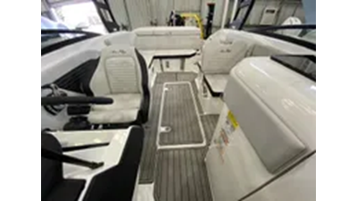 2024 Sea Ray SPX 230 Outboard 17 