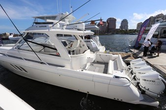 - 3 4_2019 47ft Intrepid 475 Sport Yacht