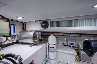 PERFECTION 53 49_garlington_perfection_engine_room_45