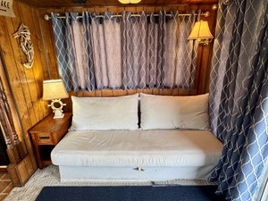 77 Sumerset 14 x 58 Aluminum Hull with Catwalks 23 