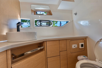 - 8 10_2023 30ft Vento Yachts V30 Weekender_single engine photos