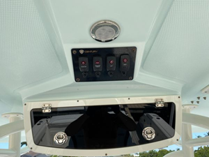 2015 Century 3200 Center Console 33 34