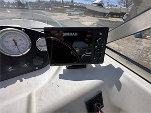 2001 Sea Hunt Escape 200 28 