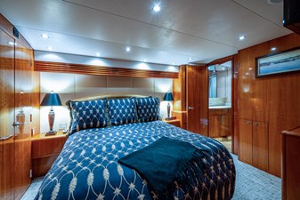 EAGLE'S NEST 22 _master_stateroom_2