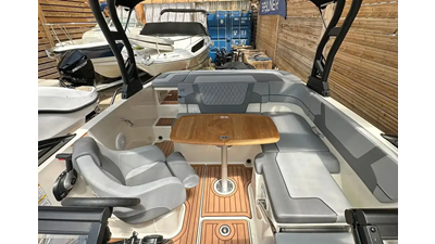 BAYLINER VR5 BR 18 BAYLINER VR5