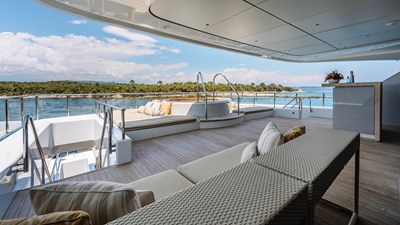 LOON 54 Loon 221' -  Bridge Deck Aft Jacuzzi and Lounge Area
