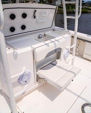 2018 Everglades 435 Center Console 16 
