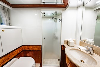 SOUTHERN BELLE 36 Port Side Guest Head