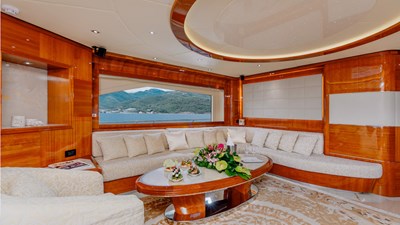LADY MURA 20 15Yacht_ladymura_Superyacht_IYC_salon2