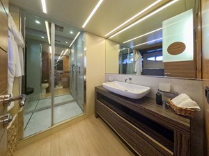 HONEY BADGER 6 Master Ensuite
