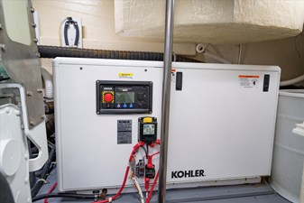 AQUASITION 39 AQUASITION Carver C52 Coupe