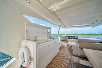 2015 Prestige 750 30 