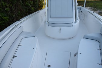 Contender 22 Sport 6 Forward Console Seat 