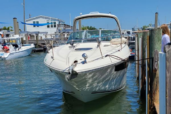 2016 Sea Ray 330 Sundancer 10 11
