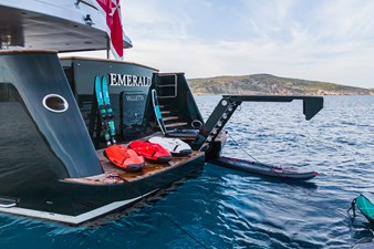 EMERALD 63 