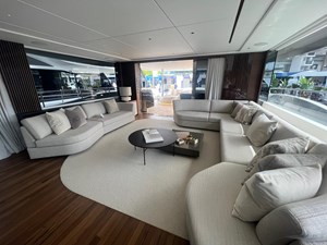 LEILANI 30 Princess Y95  Main Deck Saloon