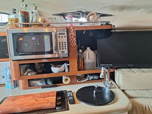 2001 Monterey 282 Cruiser 11 12