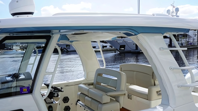 35 ft 2020 Boston Whaler 350 Realm, Yacht Kings 20 35 ft 2020 Boston Whaler 350 Realm (9)