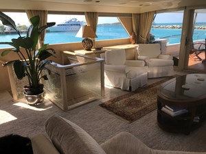 MON SHERI  5 Salon to Starboard