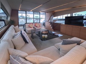 HONEY BADGER 22 Saloon looking aft