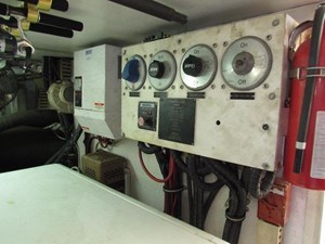 1990 Viking 52 Convertible Sportfish 27 28