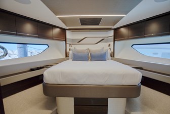 - 37 30_2023 75ft Sunseeker Sport Yacht